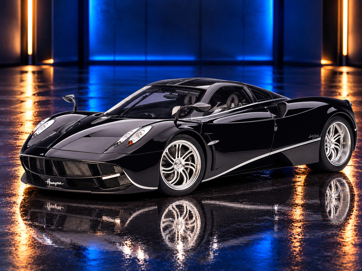 Pagani Huayra Gloss Black with Silver Stripes and Silver Wheels — Autoart 1:12 collector model